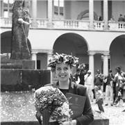 Laureata con ottimi risultati, offro ripetizioni e aiuto compiti a bambini e ragazzi. Contattami pure!