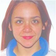 Nativa de lengua castellana imparte clases de expresión oral y escrita a niños y niñas