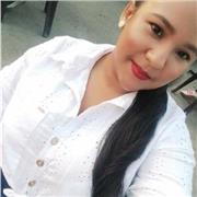 Docente en formación ofrece tareas dirigidas y apoyo escolar en la formación inicial de los niños