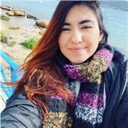 Profesora de Inglés imparte clases a todas las edades