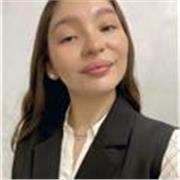 Licenciada en Historia con experiencia en estudios internacionales