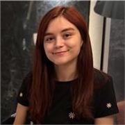 Médico cirujano ofrece clases de biología escolar