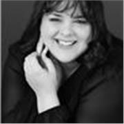 English speaking photography tutor with professional experience