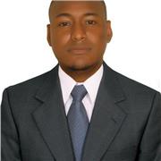 El docente de educación física y deporte, otorga e imparte sus conocimientos a todos los niños