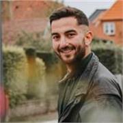 Ich bin Vicente, ein Chilene, der in Berlin lebt, und ich habe großes Interesse daran, meine Muttersprache Spanisch zu unterrichte