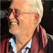 Professeur du Premier de Cambridge, donne cours d’anglais