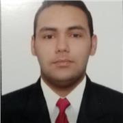 Profesor de psicología brinda formación a los adolescentes, en temas relacionados con el desarrollo del ser