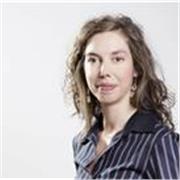 Professionista disponibile per aiuto in materie di progettazione d'interni-interior design