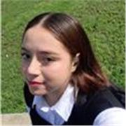 Maestra de Inglés con experiencia en trabajar con adultos de 18 a 25 años