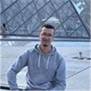 Je suis un Juriste titulaire d’un Master en droit international des affaires