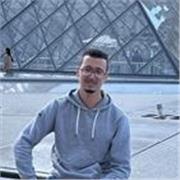 Je suis un Juriste titulaire d’un Master en droit international des affaires