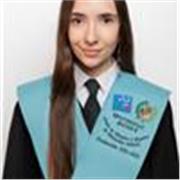 Atenta, cercana, amable, paciente, educada, resolutiva y trabajadora 