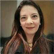 Graduada de psicología con experiencia trabajando con niños y adultos, identificando emociones, y cambiones patrones de conducta. 