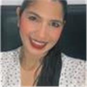 Profesora titulada en administración de empresas y contabilidad.