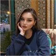 Professeur de Français à domicile donne des cours en lignes aux apprenants 