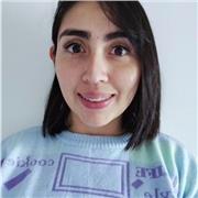 Profesora de rumba con experiencia en ritmos latinos