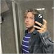 Soy Alex, estudiante de 3er curso de enfermería y podría enseñar matemáticas a niños de las sedases desde primaria hasta 2 eso