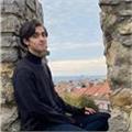 Her Yaştan çocuğa ders veren ingilizce öğretmeni
