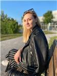 Studentessa universitaria impartisce lezioni lezioni per bambini delle elementari e ragzzi delle medie in italiano, storia e arte