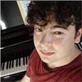 Laureato in pianoforte al conservatorio di bari offre lezioni di pianoforte, solfeggio e armonia