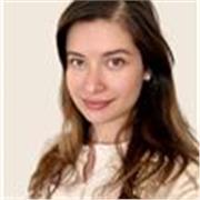 Professionnelle américaine bilingue anglais-français avec une formation en histoire de l'art et une certification avancée en tutor