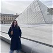 Profesora de geografía (nivel nacional y europeo). Inglés y catalán. 