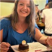 Licenciada y magistra en Educación con más de 20 años de experiencia en la enseñanza de inglés y espñol