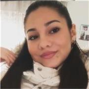 soy una chica muy alegre a la que le encantan los niños y enseñar