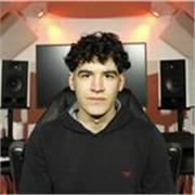 Apprend à produire, mixer et masteriser ta musique avec mes 5 années d'expérience dans ces domaines. Je peux te donner les clés po