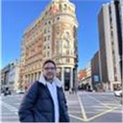 Líder de empresas, con más de 15 años de experiencia en dirección y más de 8 años como profesor.