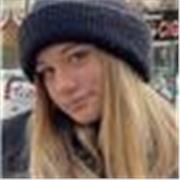 Studentessa liceale disponibile per aiuto compiti