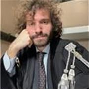 Avvocato penalista impartisce lezioni di diritto penale e diritto processuale penale. Fornisce preparazione anche per l’orale rafforzato dell’esame di avvocato