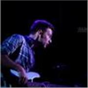 Profesor de lenguaje musical, bajo eléctrico, guitarra e inglés. Online/Presencial