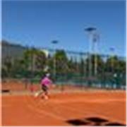 Gerard, un entrenador apasionado con 3 años de experiencia en un prestigioso club. Ofrezco sesiones personalizadas para todos los niveles. Aprende técnicas, estrategias y disfruta del deporte al máximo. ¡Contáctame y comienza a disfrutar del tenis hoy!
