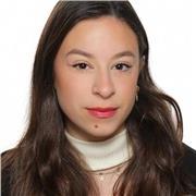 Laureata in lingue offre lezioni di spagnolo e inglese