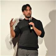 Insegnante di italiano, scrittura, sceneggiatura e filmmaking, insegno a usare programmi di montaggio, Final Cut e Adobe Premiere, e programma di sceneggiatura Final Draft