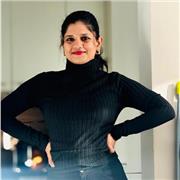 English tutor who teaches children of all ages