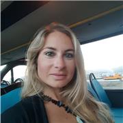 Profesora de francés nativa, da clases dinámicas de conversación, gramática, compresión escrita y oral para obtener un buen nivel