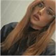 Laureanda in scienze politiche e delle relazioni umane, ottima conoscenza della lingua inglese, madrelingua italiana