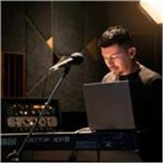 Excelencia en Piano: Comienza tu Camino Musical con Guía Profesional desde Cero