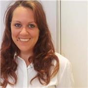 Offro lezioni di lingue (inglese,francese e spagnolo) a bambini e adulti. Mi offro anche come aiuto compiti. Esperienza decennale nel campo, sia con bambini che che con adulti