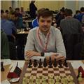 Professionista e maestro internazionale di scacchi impartisce lezioni di scacchi a tutti i livelli