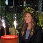 Cerchi aiuto con italiano, latino, storia, geografia ed educazione civica? Sono Francesca e sono pronta a conoscerti e sostenerti!