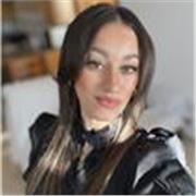 De primaria puedo dar cualquier asignatura, soy estudiante de ingeniería y me manejo bien, me defino como una persona alegre.