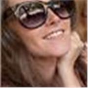 ¡Hola! I'm from the UK but grew up in Lanzarote from age 7, gaining native-level Spanish fluency and a deep understanding of the c