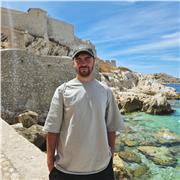 Offro lezioni individuali e di gruppo di inglese online e in presenza a ragazzi della scuola secondaria di primo e secondo grado.