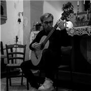 Laureando al Triennio di Chitarra Classica al Conservatorio