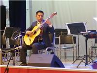 Licenciado en Musica especialista en guitarra clasica, arreglista y docente de vocacion con esperiencia grupal e individual