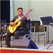 Licenciado en Musica especialista en guitarra clasica, arreglista y docente de vocacion con esperiencia grupal e individual