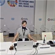 PROFESSEUR FLE / ANGLAIS
Passionnée par l’enseignement et la transmission de la culture francophone et anglophone .